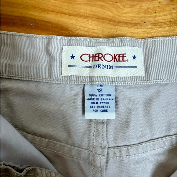 90’s Cherokee Mom Shorts - Picture 3 of 3